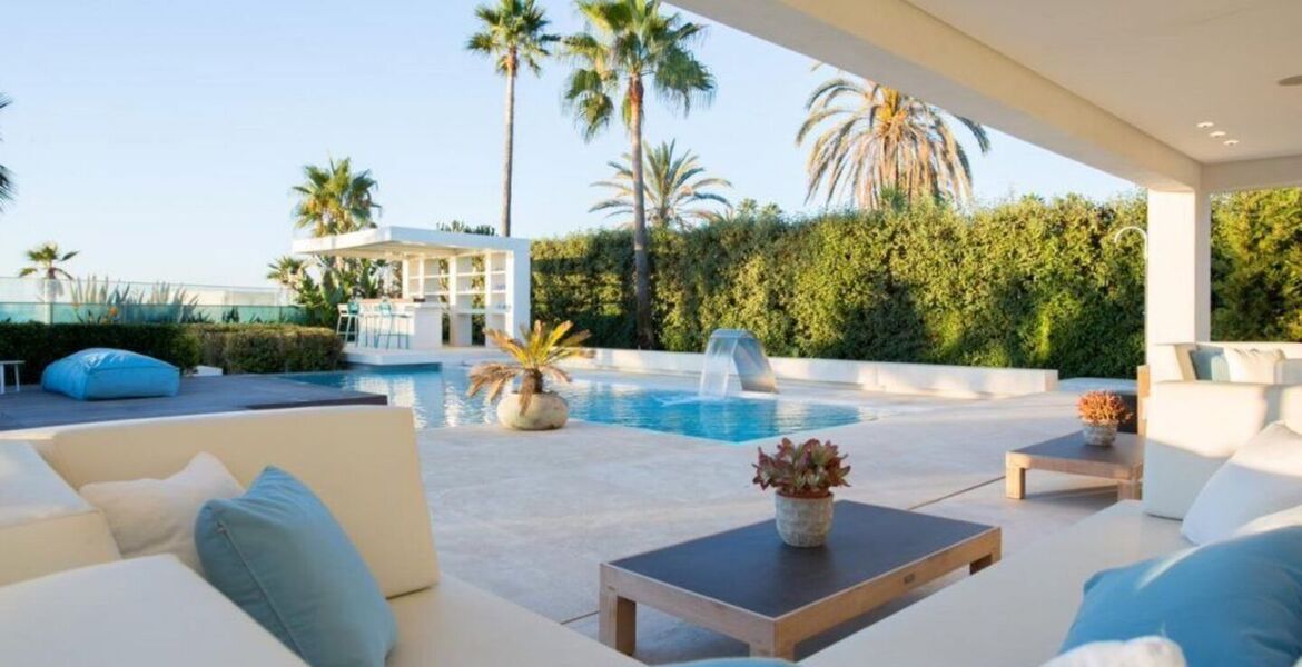 Villa en primera línea de playa en alquiler en la Milla de O