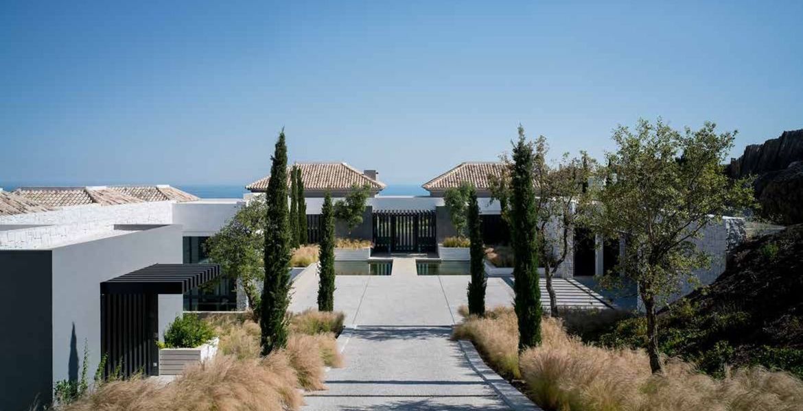 Amazing 8 bedroom villa for sale in La Zagaleta