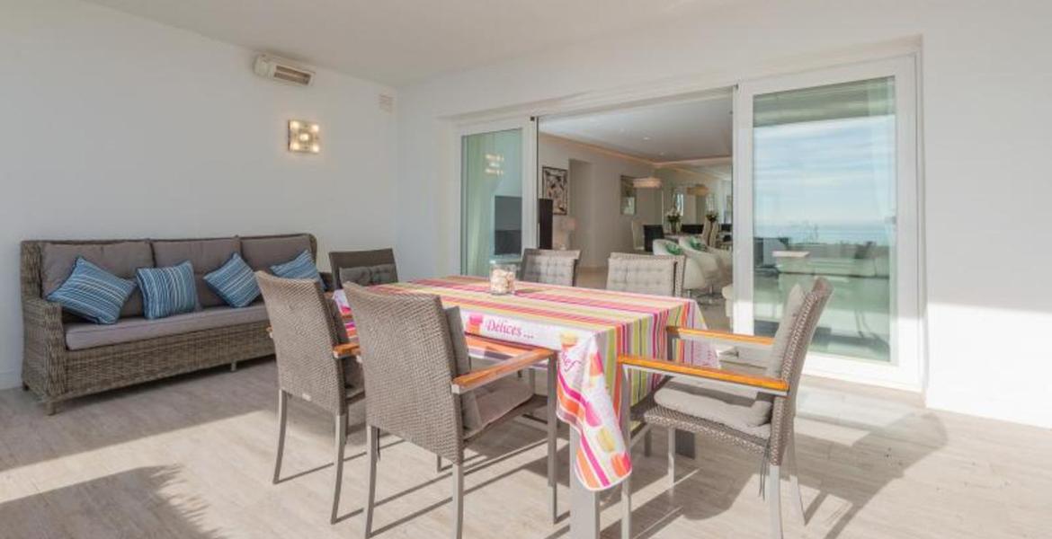 Exceptional apartment in front line beach 